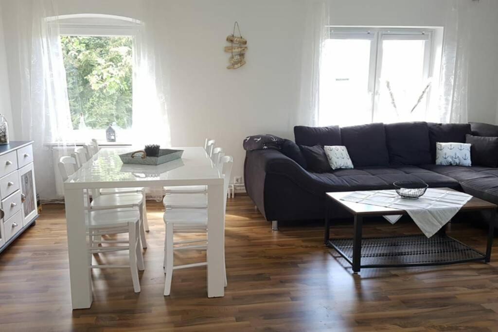 Gemuetliche Haushaelfte Mit Garten Und Terrasse 弗伦斯堡 外观 照片