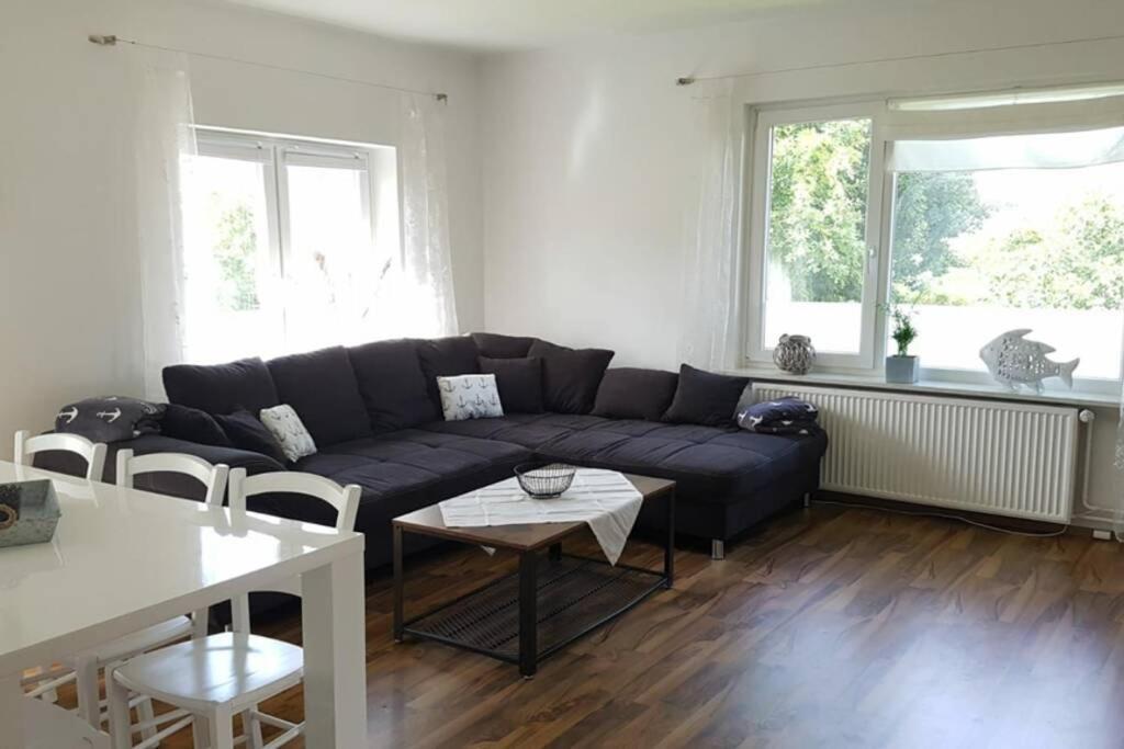 Gemuetliche Haushaelfte Mit Garten Und Terrasse 弗伦斯堡 外观 照片